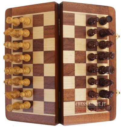 Wooden magnetic chess set